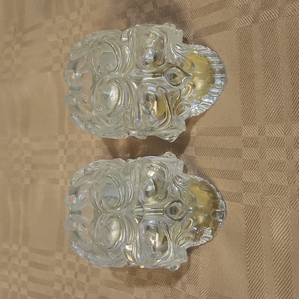 Clear Resin Handmade Skull Tealight Holder - Picture 3 of 7